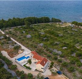 3 Bedroom Villa with Pool, Jacuzzi and Sea View on Brac Island, Sleeps 6  